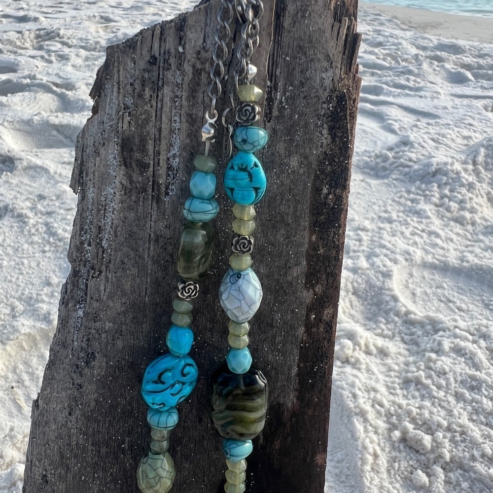 Signed Monet Carved Jade Turquoise Molded glass Necklace Vintage - Picture 10 of 16